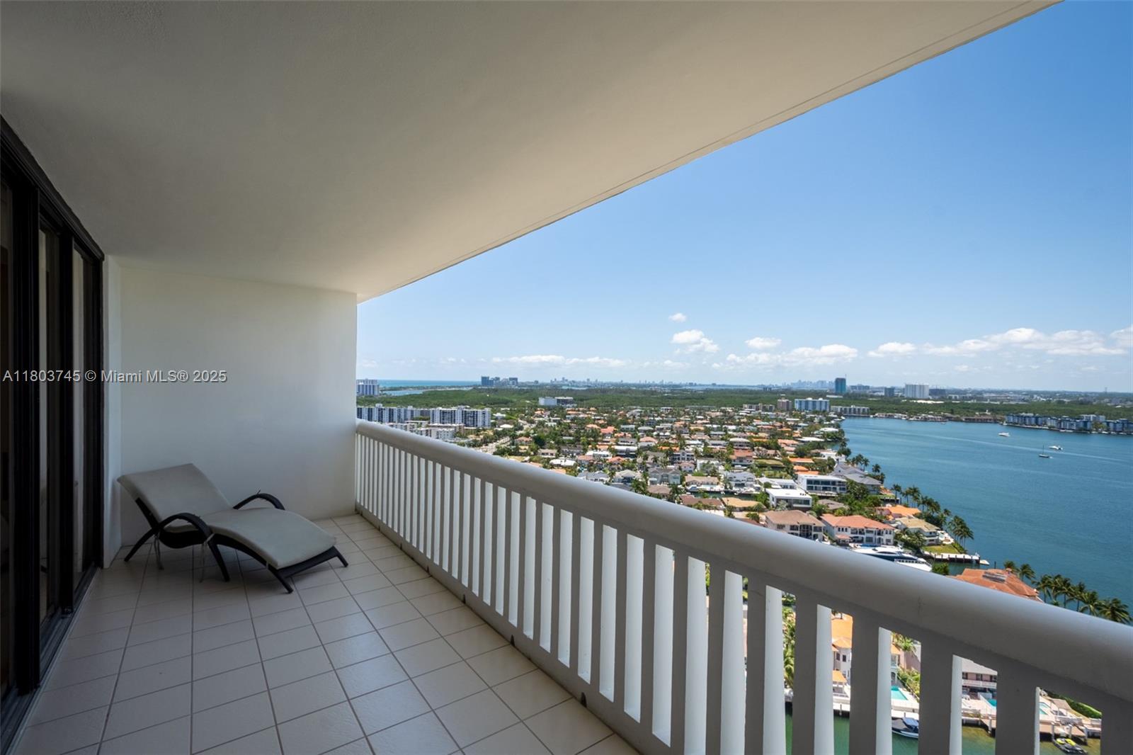 1000 W Island Blvd #2707, Aventura, Florida image 13