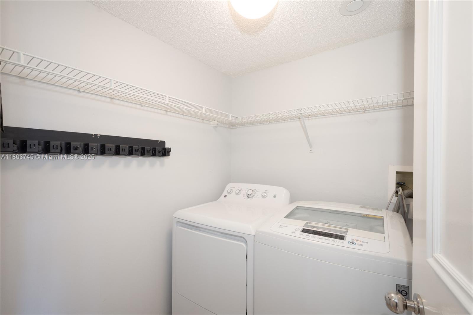 1000 W Island Blvd #2707, Aventura, Florida image 17