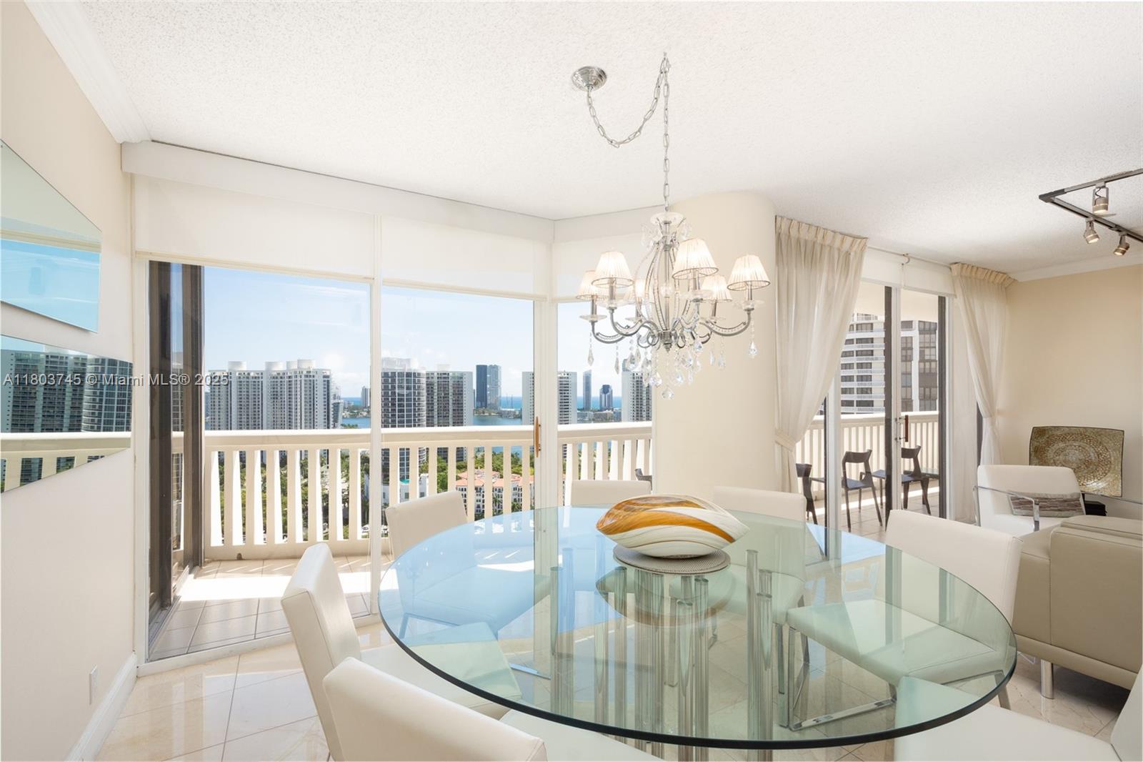 1000 W Island Blvd #2707, Aventura, Florida image 2