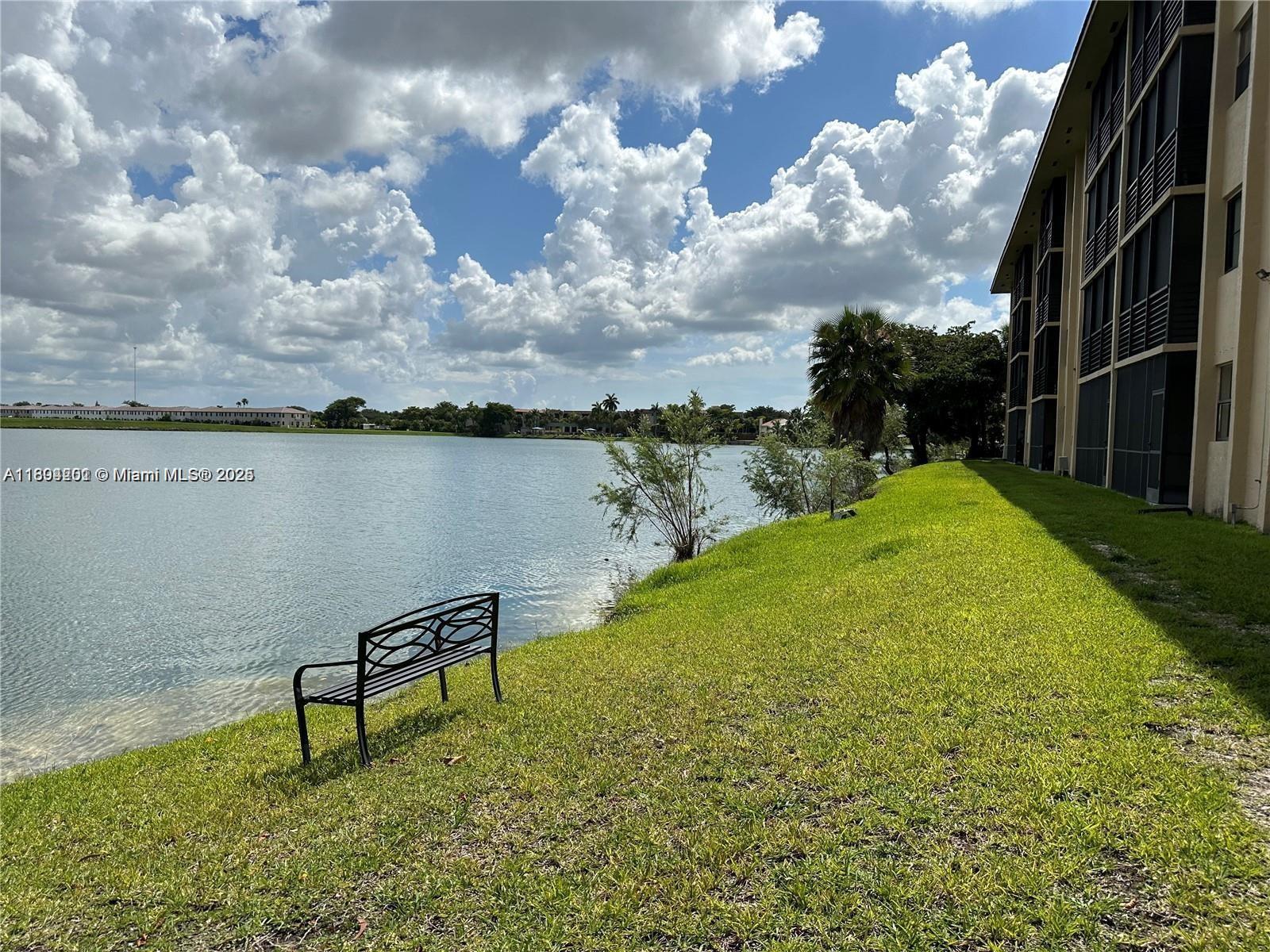 601 Ives Dairy Rd #401-8, Miami, Florida image 1