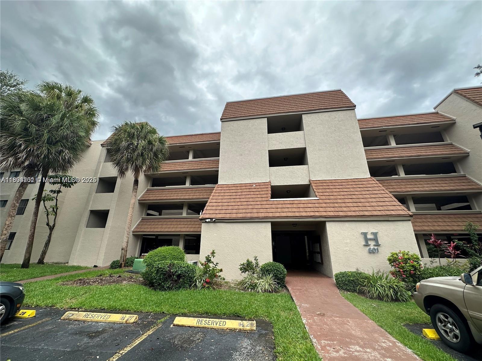 601 Ives Dairy Rd #401-8, Miami, Florida image 20
