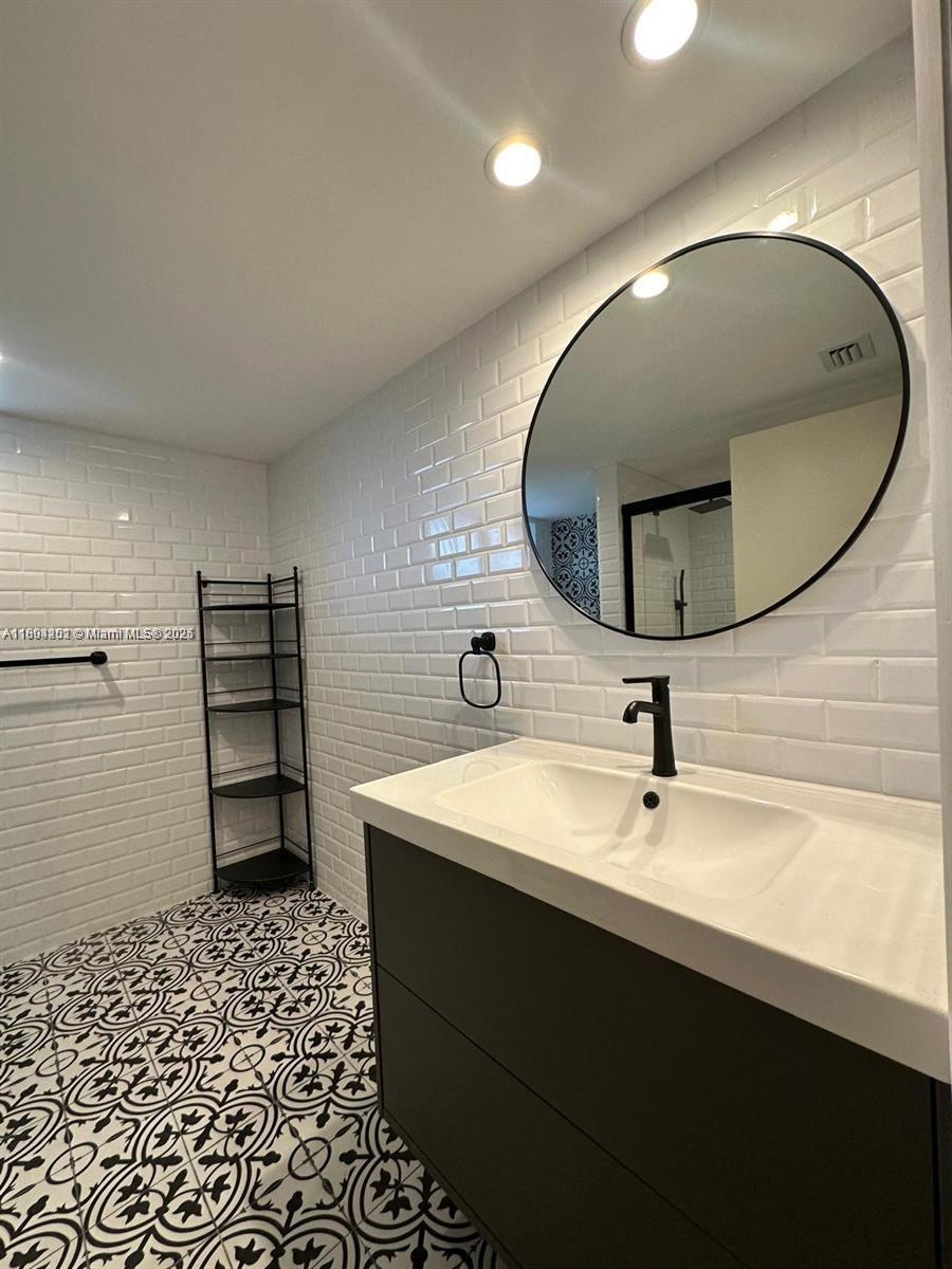 601 Ives Dairy Rd #401-8, Miami, Florida image 36