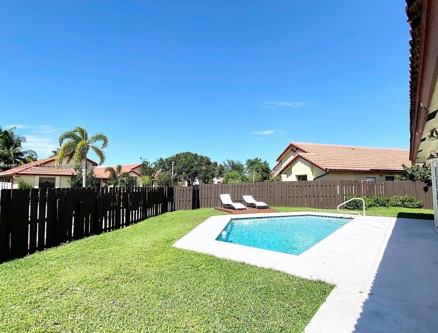 11351 SW 8th Pl, Pembroke Pines, Florida image 22