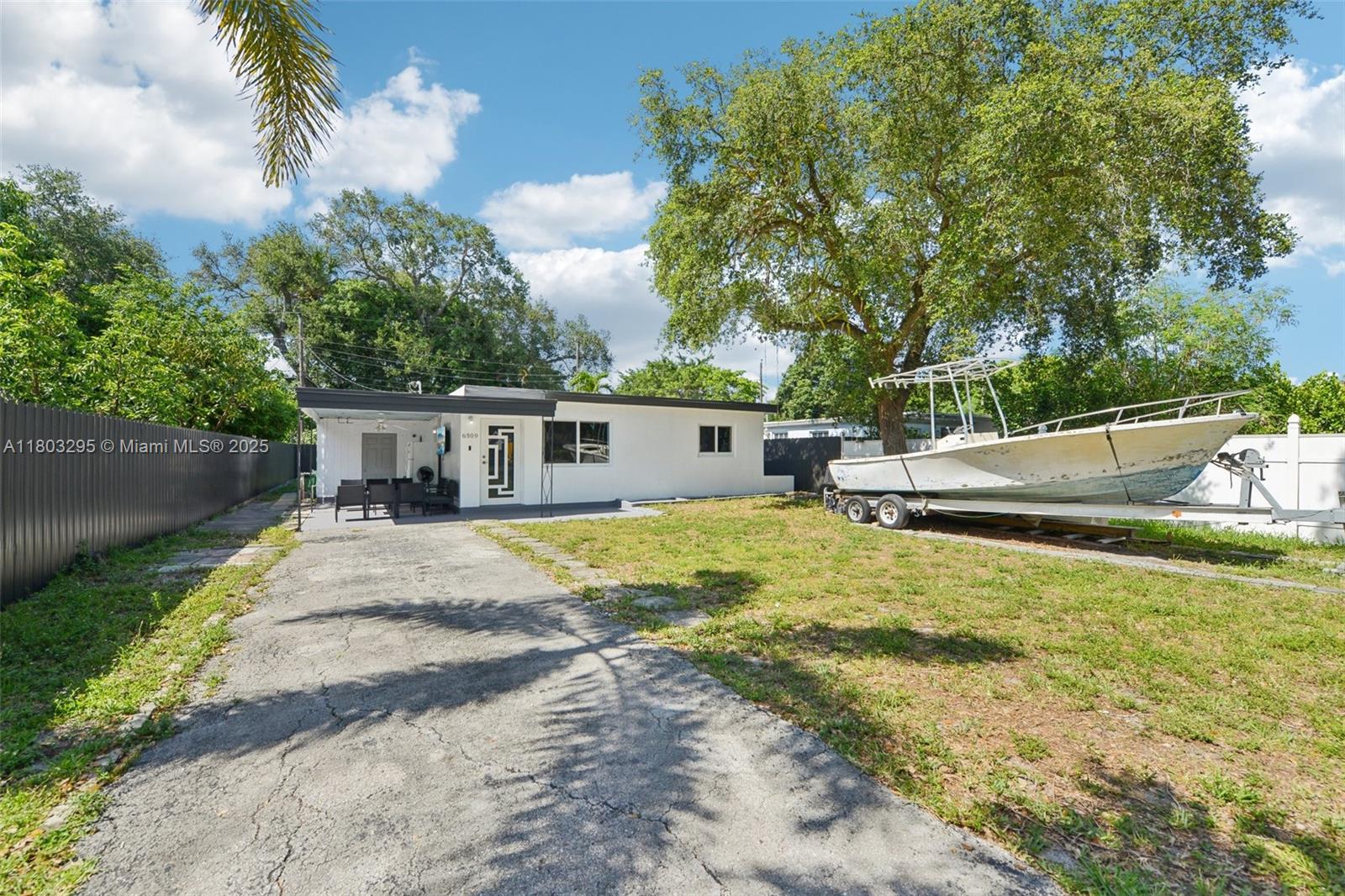 6309 Cleveland St, Hollywood, Florida image 2