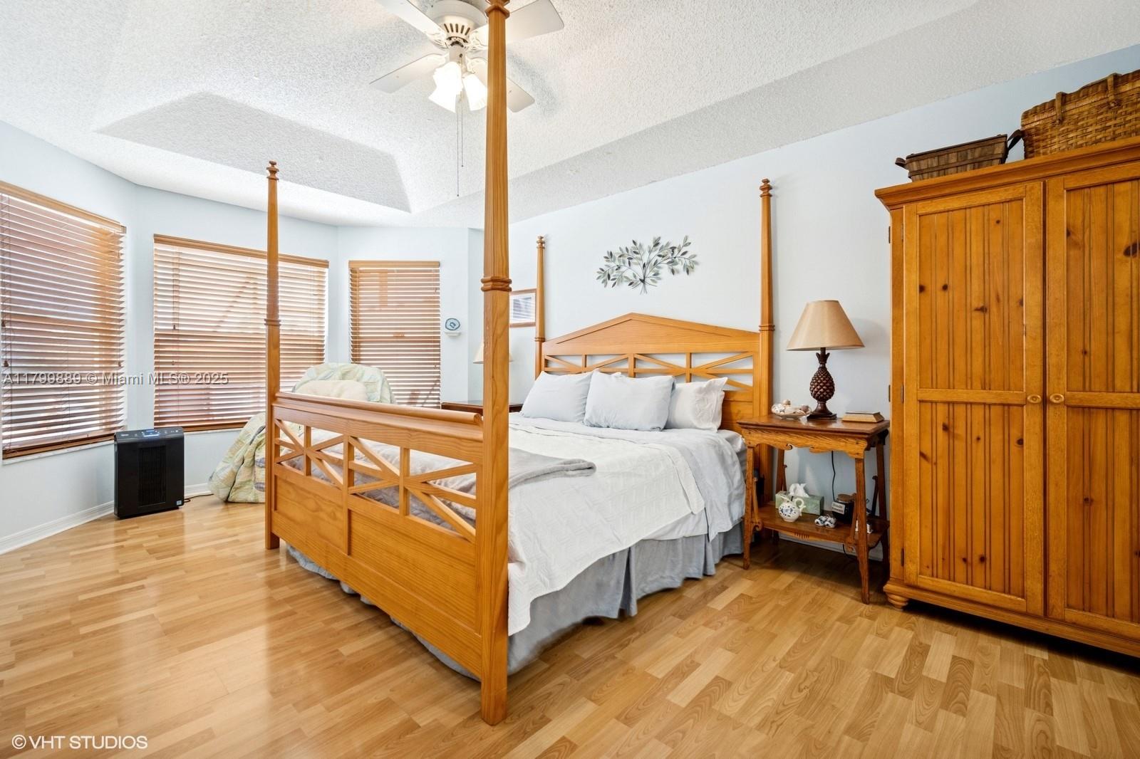 Listing Photo 8