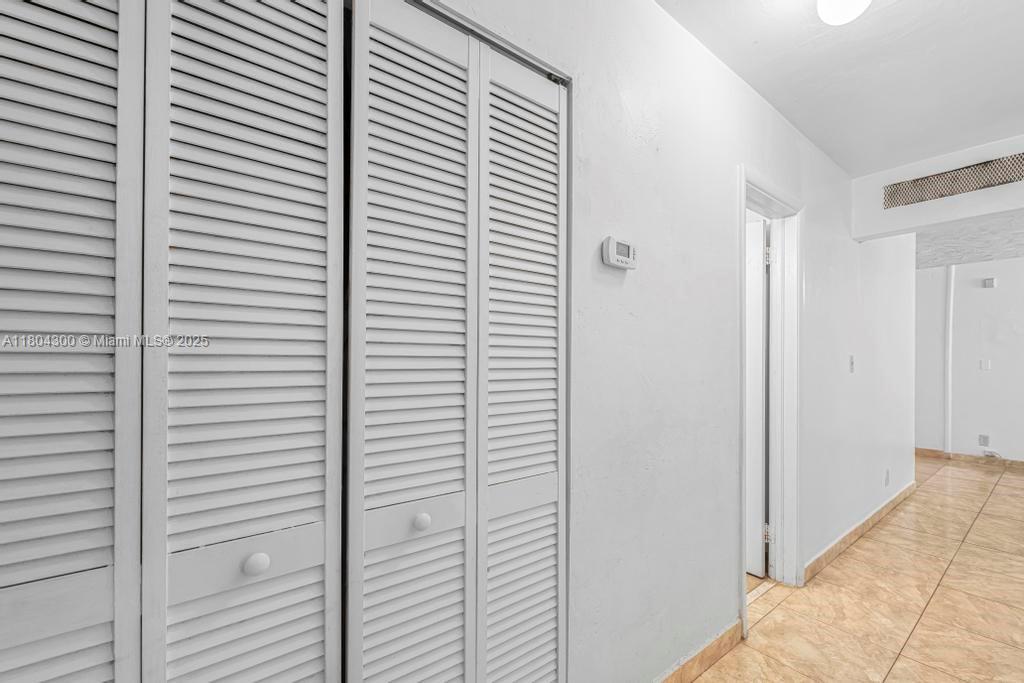 104 SW 7th Ave, Hallandale Beach, Florida image 16