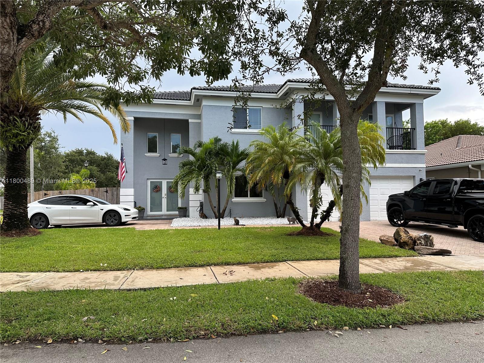 UNIQUE OPPORTUNITY TO LIVE IN SOUGHT AFTER VENEZIA LAKES GATED COMMUNITY. HUGE DOUBLE MAIN SUITES EACH OFFERING THEIR OWN ONSUITE BATHROOM. WALK IN CLOSETS AND BUILT INS. BRAND NEW POOL WITH ITS OWN SHOWER OUTSIDE, SONOS SOUND SYTEM, NEW PERGULA W/FANS ANS LIGHTING. ADDITIONAL INLAW QUARTERS, WITH FULL BATH AND KITCHEN. VENEZIA LAKES IS A GREAT COMMUNITY WHERE YOU CAN PLAY PICKLE BALL, TENNIS, VOLLEYBALL, HANDBALL. COMMUNITY POOL, CLUBHOUSE AND GYM. YOU CAN ALSO ENJOY WATER SPORTS - BOATS UP TO 19 FT. FOR ACCESS AT GATE PLEASE TELL SECURITY GATE CODE #169 AND THEY WILL CONTACT OWNER FOR ACCESS. EASY ACCESS.