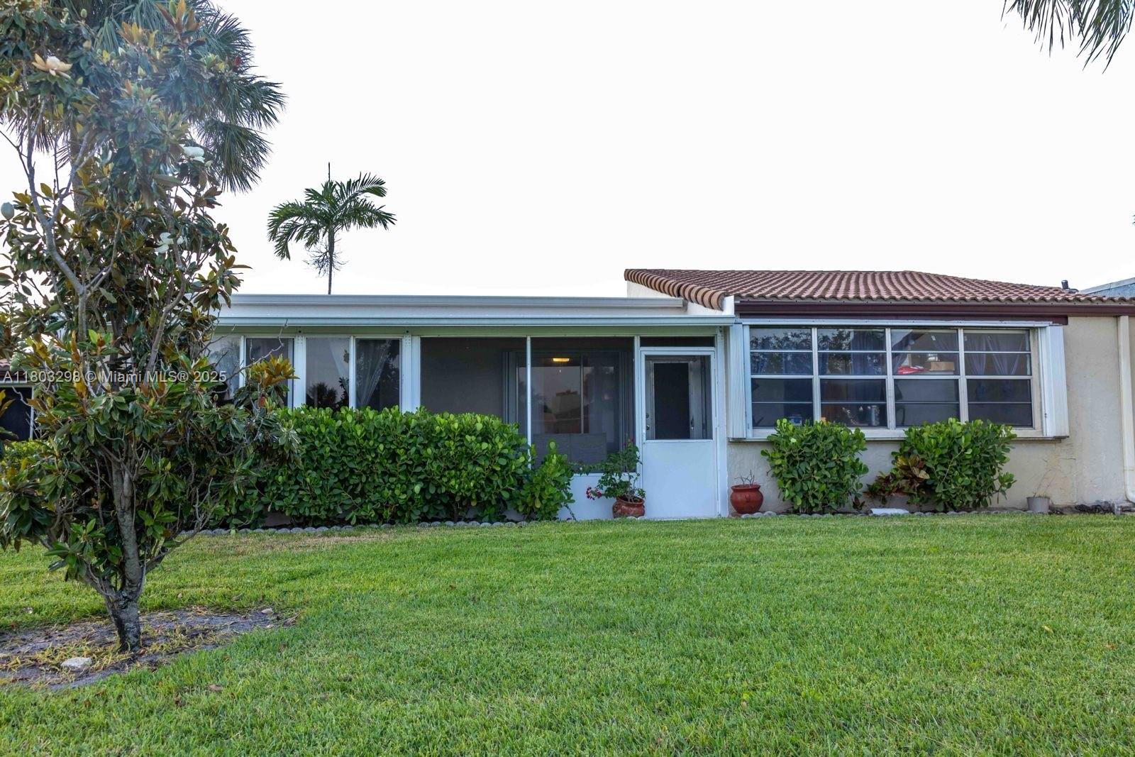 2541 Boundbrook Blvd #122, Palm Springs, Florida image 24