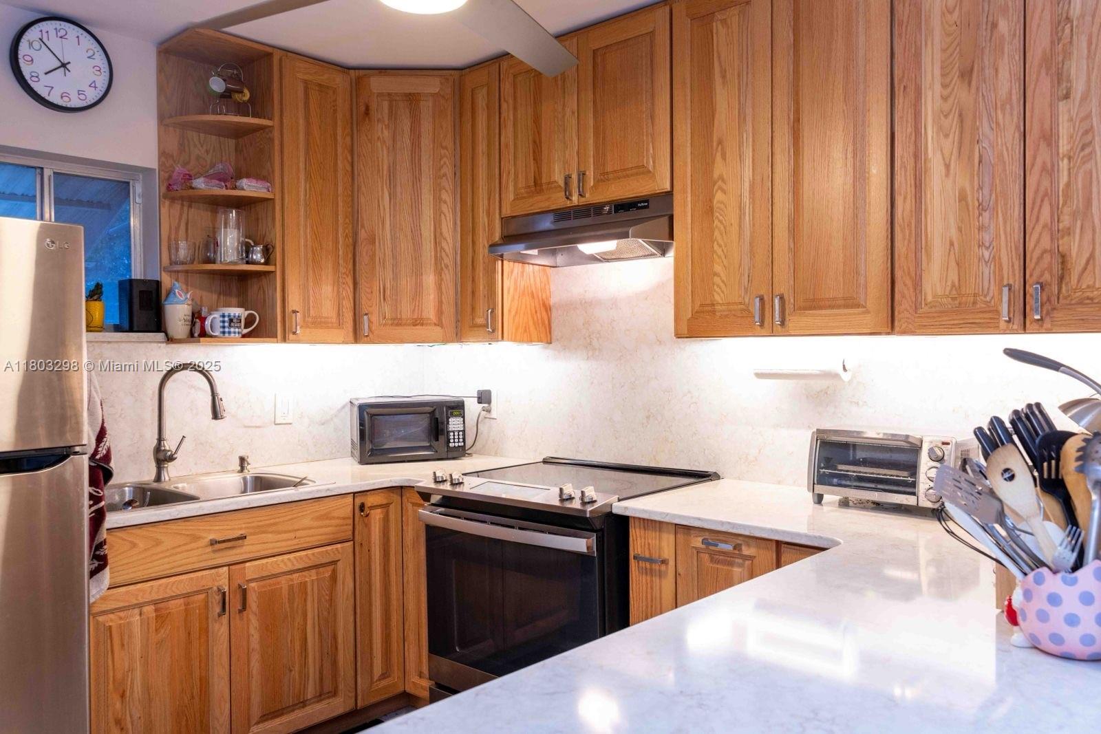 2541 Boundbrook Blvd #122, Palm Springs, Florida image 4