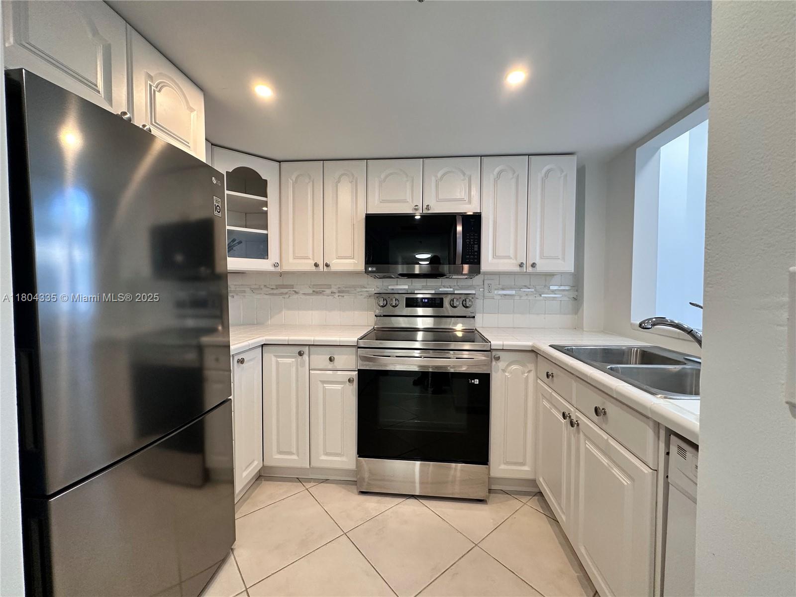 540 Brickell Key Dr Unit 302, Miami, Florida 33131