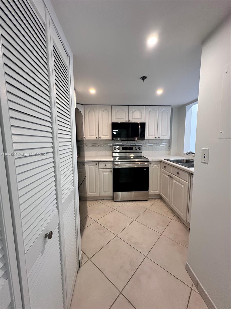 540 Brickell Key Dr #302, Miami, Florida image 13
