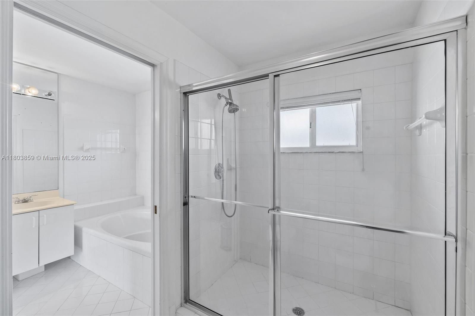 10226 NW 52nd Ln, Doral, Florida image 30