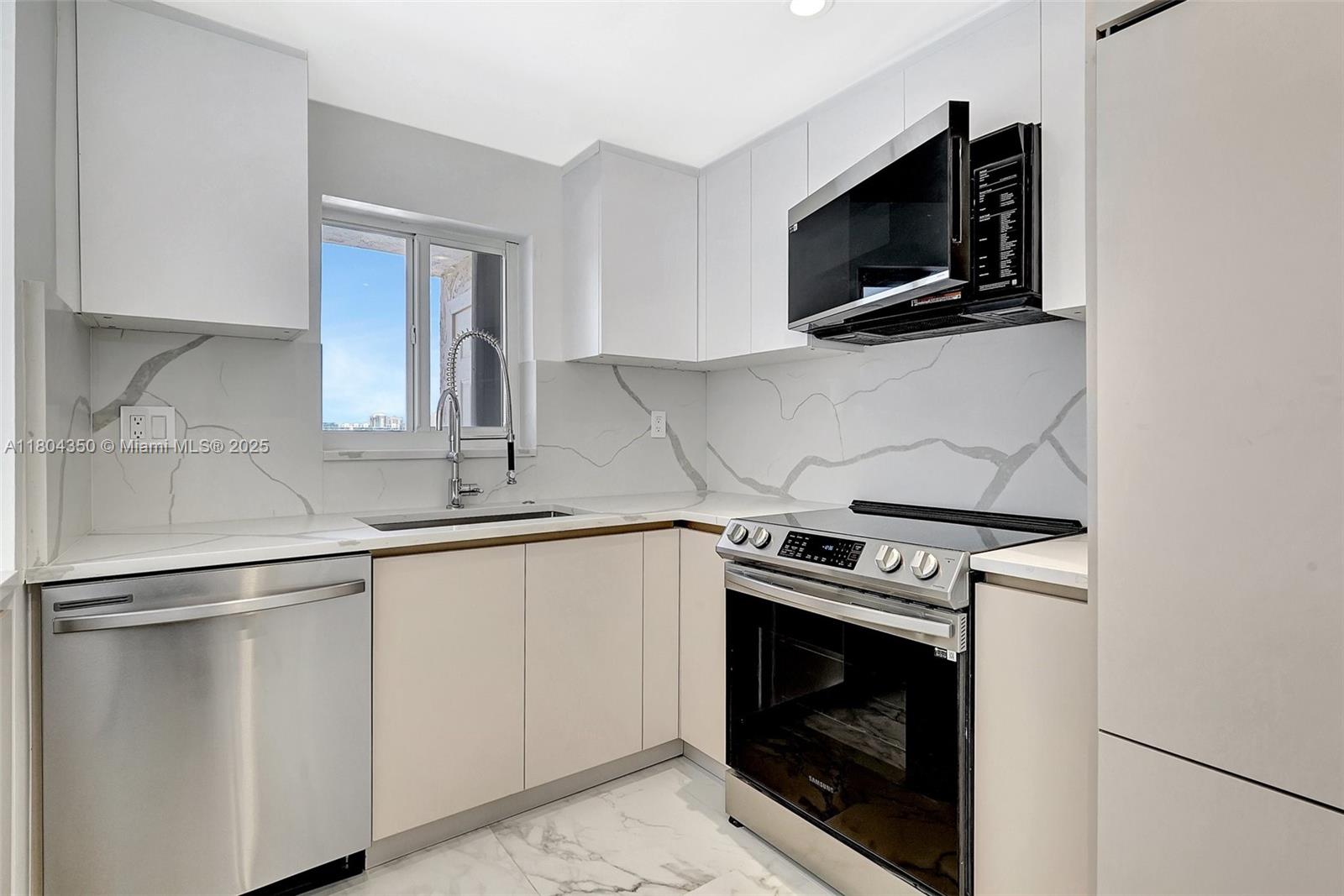 2807 NE 164th St #2, North Miami Beach, Florida image 23