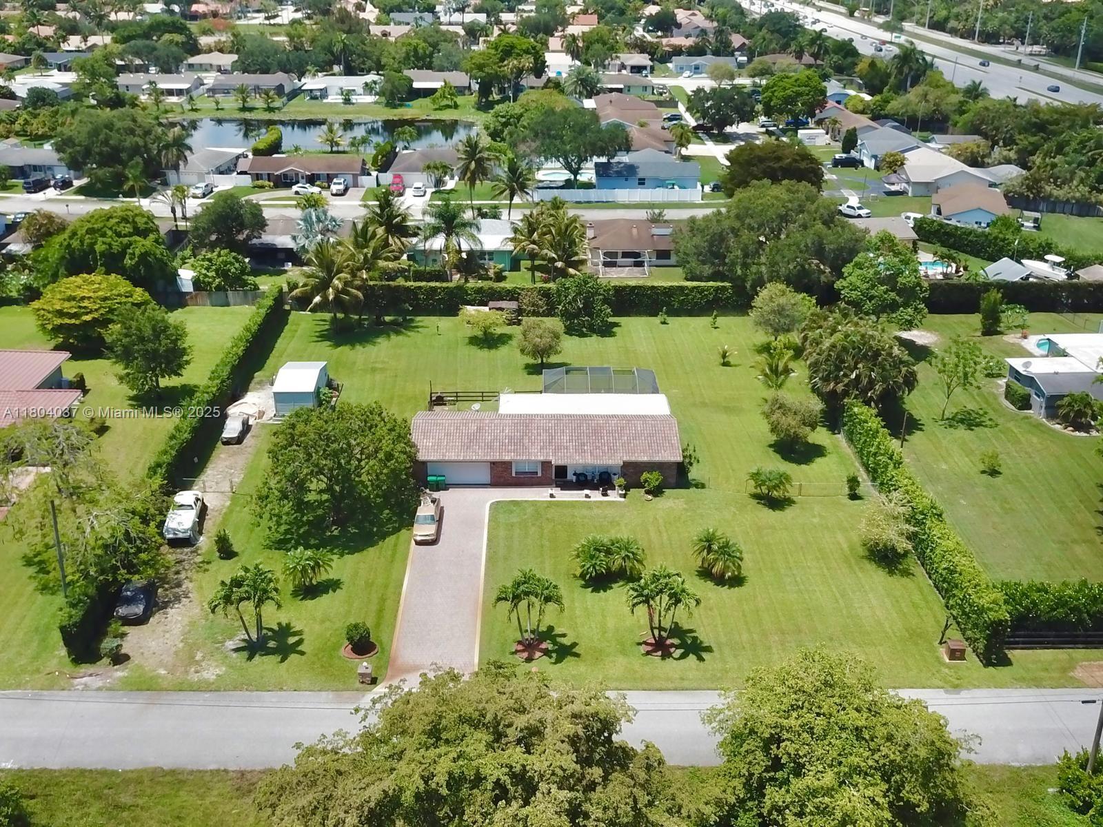 12411 SW 12th St, Davie, Florida image 2