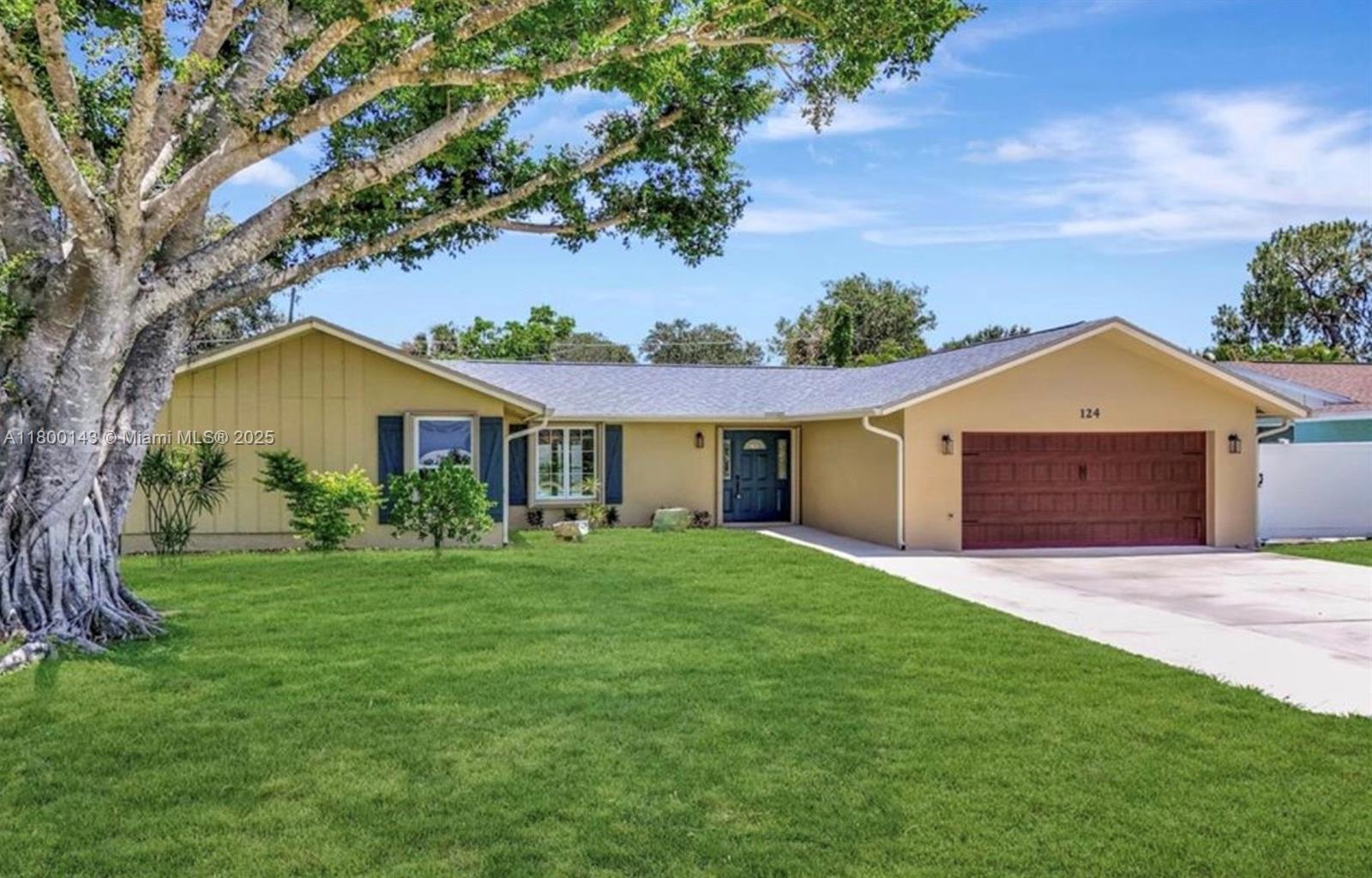 124 Flame Vine Drive, Naples, Florida image 1