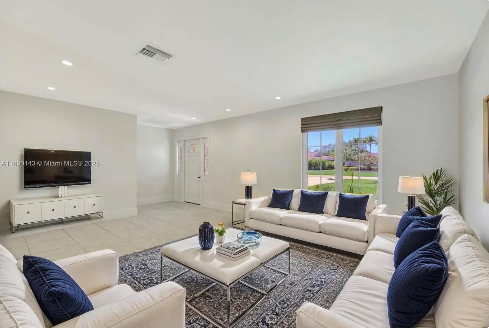 124 Flame Vine Drive, Naples, Florida image 4
