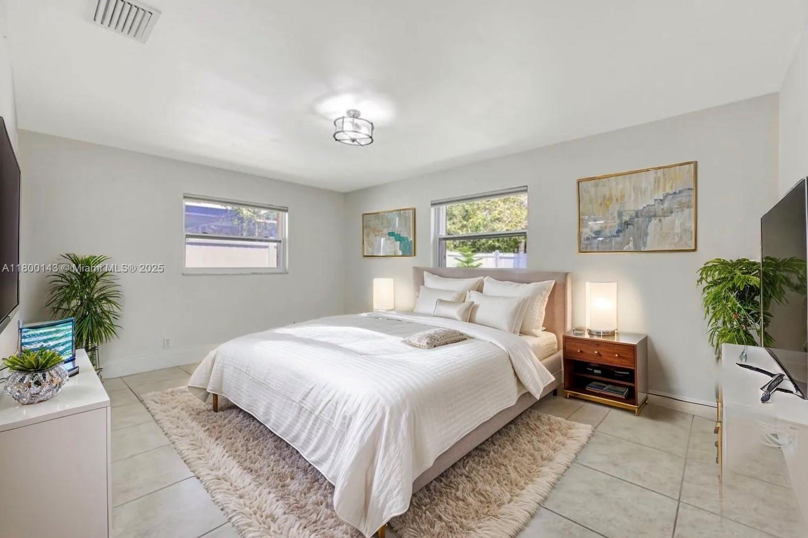 124 Flame Vine Drive, Naples, Florida image 7