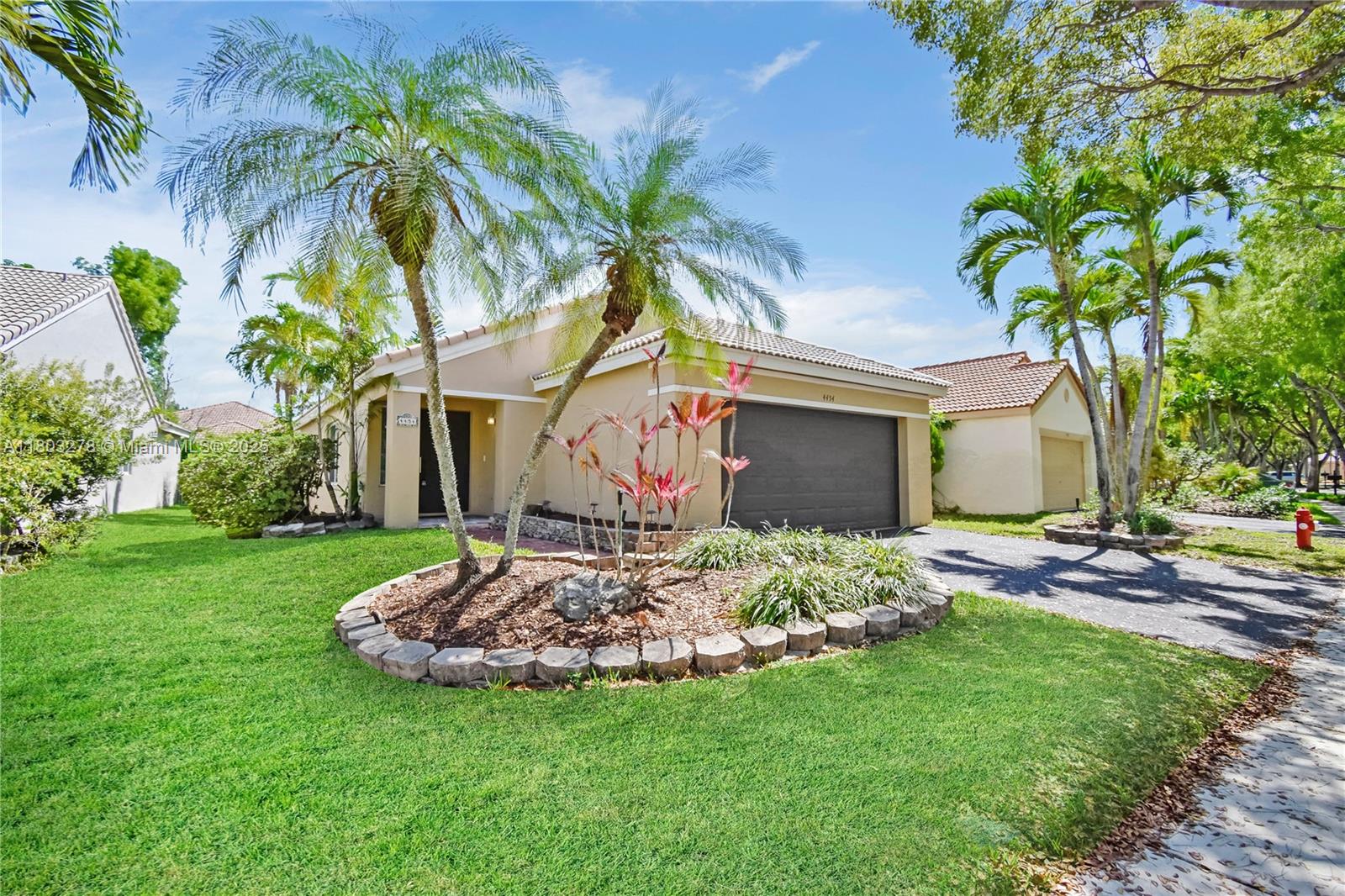 4454 Mahogany Ridge Dr, Weston, Florida image 1