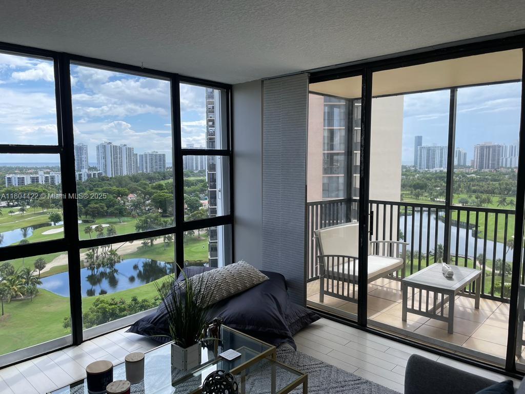 20301 W Country Club Dr #1623, Aventura, Florida image 1