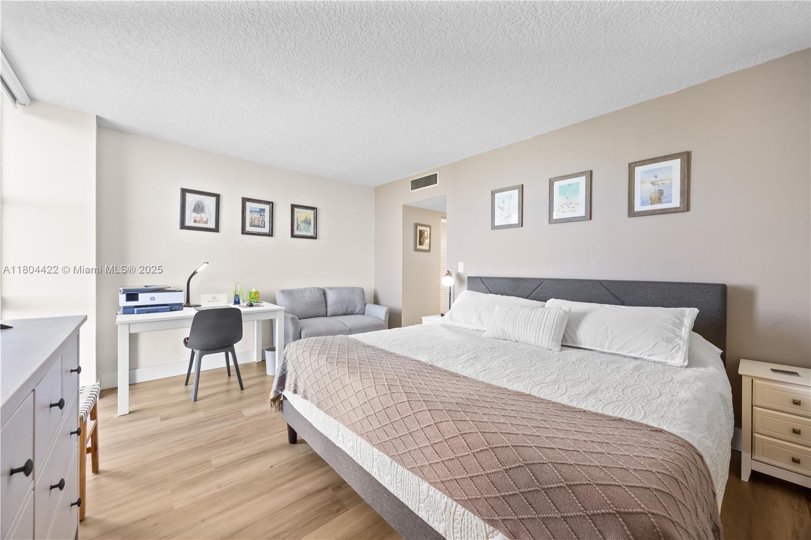 20301 W Country Club Dr #1623, Aventura, Florida image 26