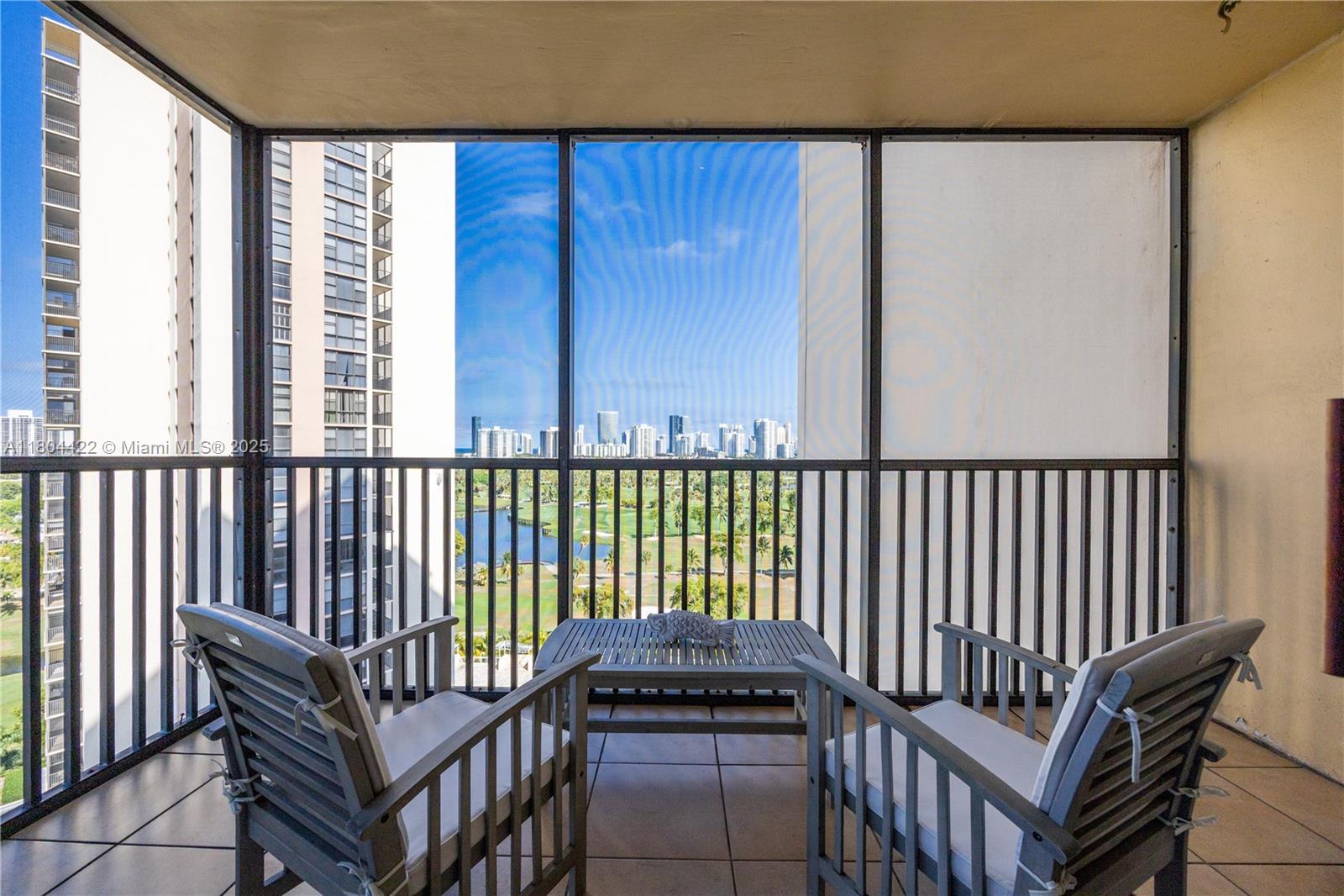20301 W Country Club Dr #1623, Aventura, Florida image 3