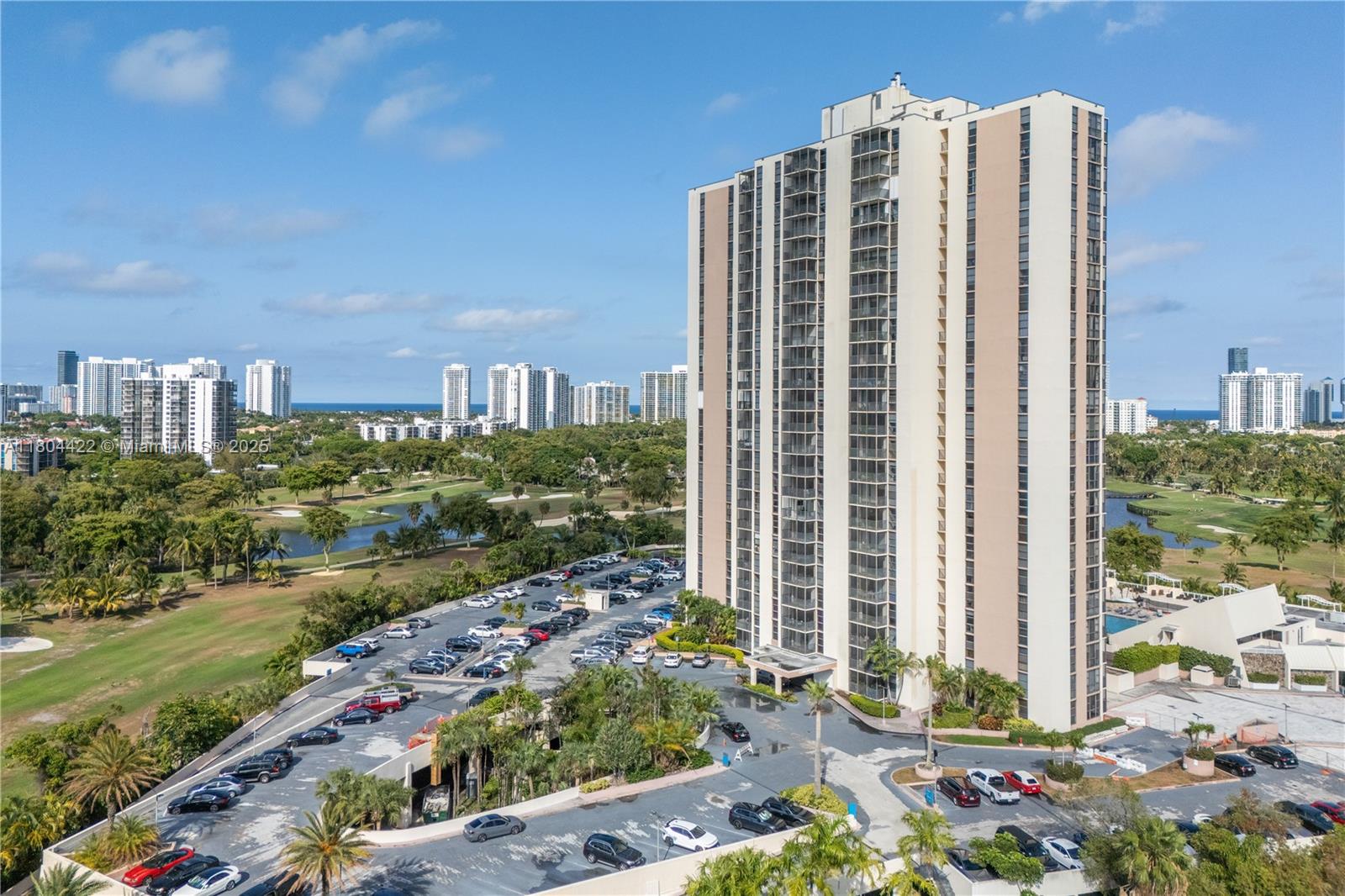 20301 W Country Club Dr #1623, Aventura, Florida image 31