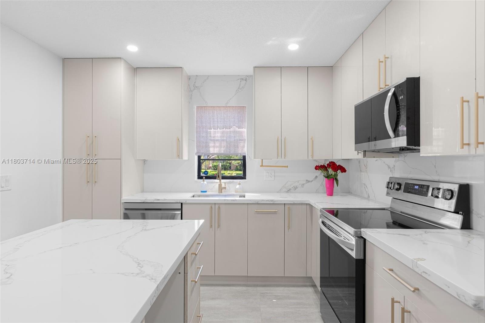 2622 NW 99th Ave, Coral Springs, Florida image 10