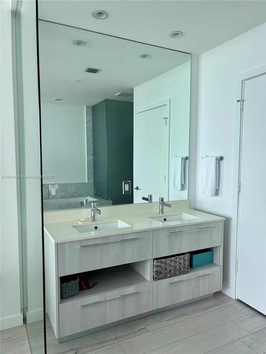 480 NE 31st St #3105, Miami FL 33137