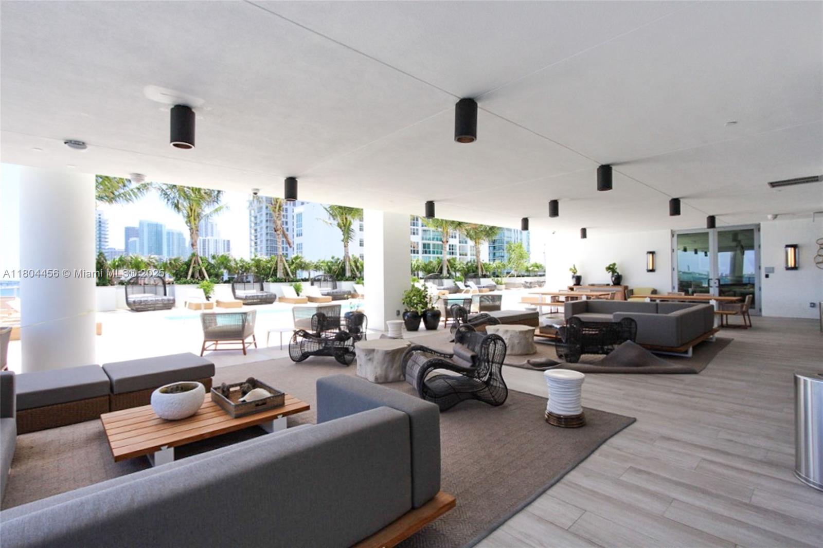 2900 NE 7th ave #1404, Miami FL 33137