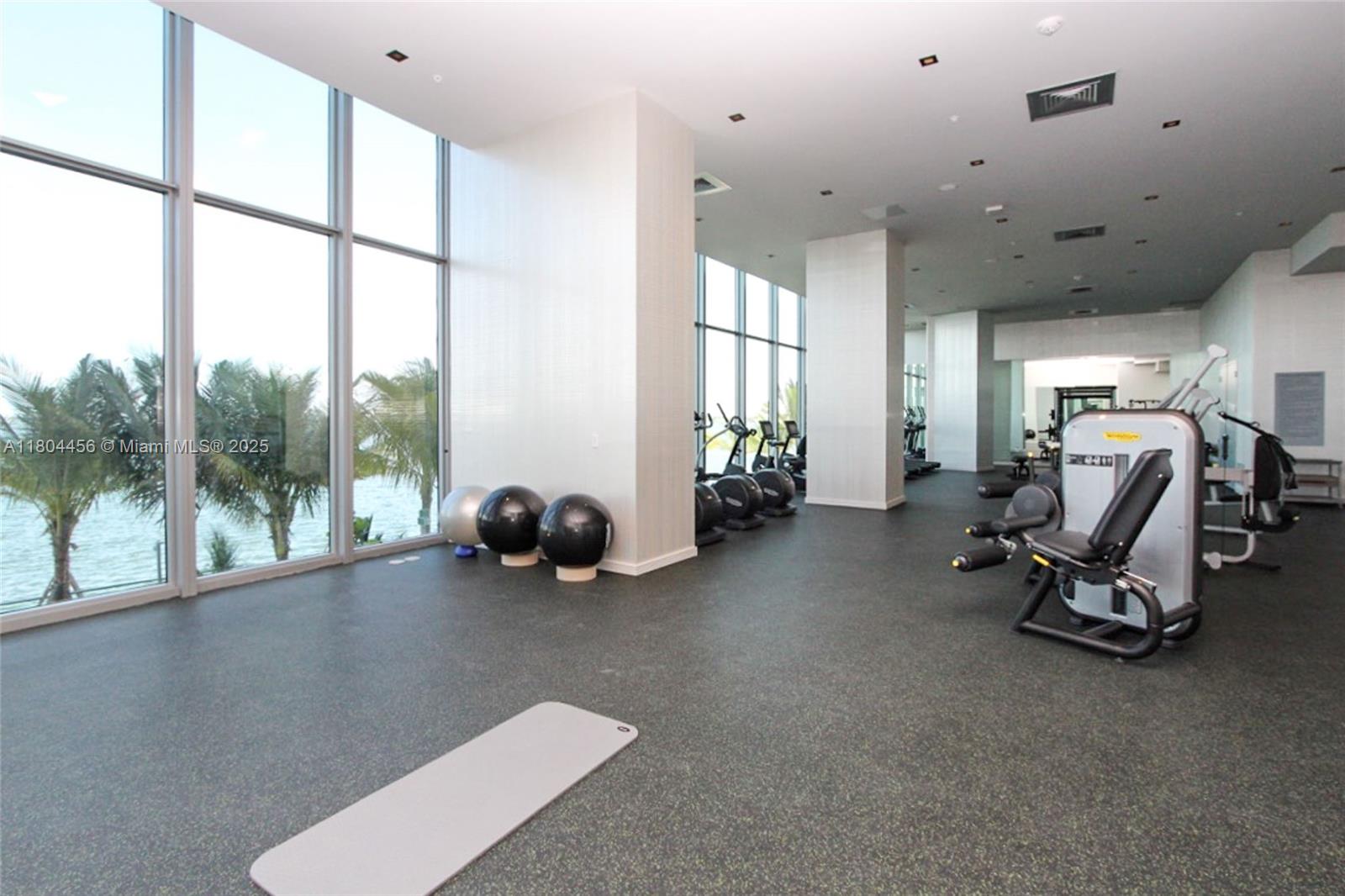 2900 NE 7th ave #1404, Miami FL 33137