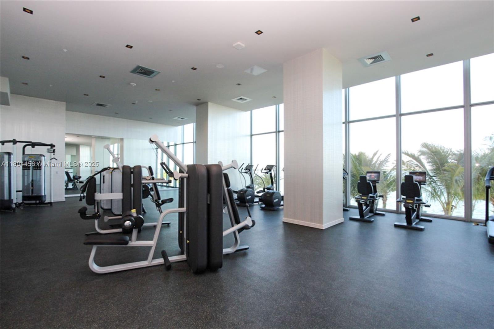 2900 NE 7th ave #1404, Miami FL 33137
