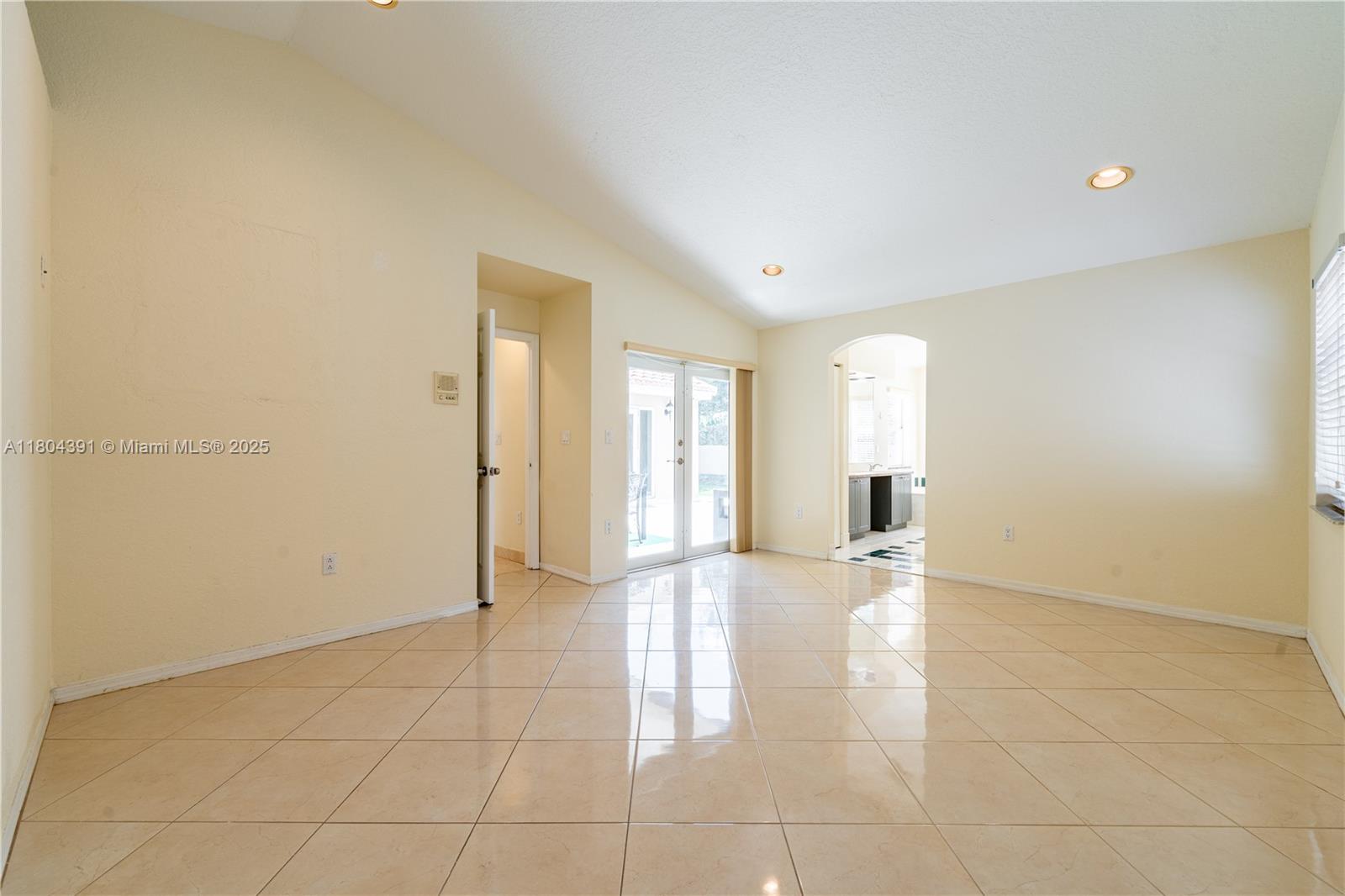 Listing Photo 16