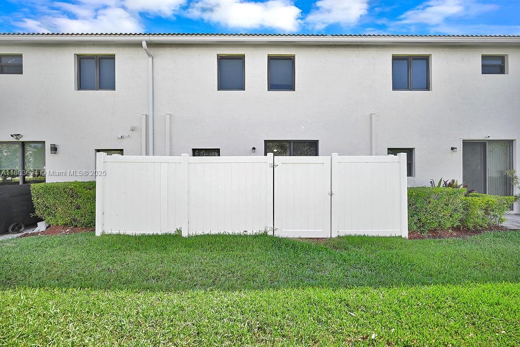 Listing Photo 16