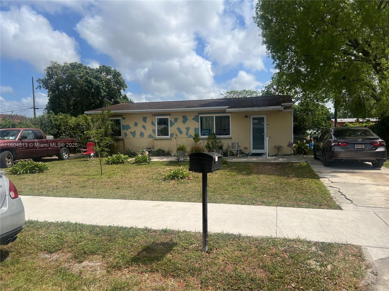 2950 NW 157th Ter, Miami Gardens, Florida image 2