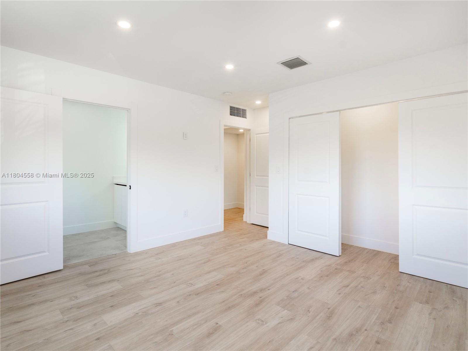 2039 NE 172nd St, North Miami Beach, Florida image 21