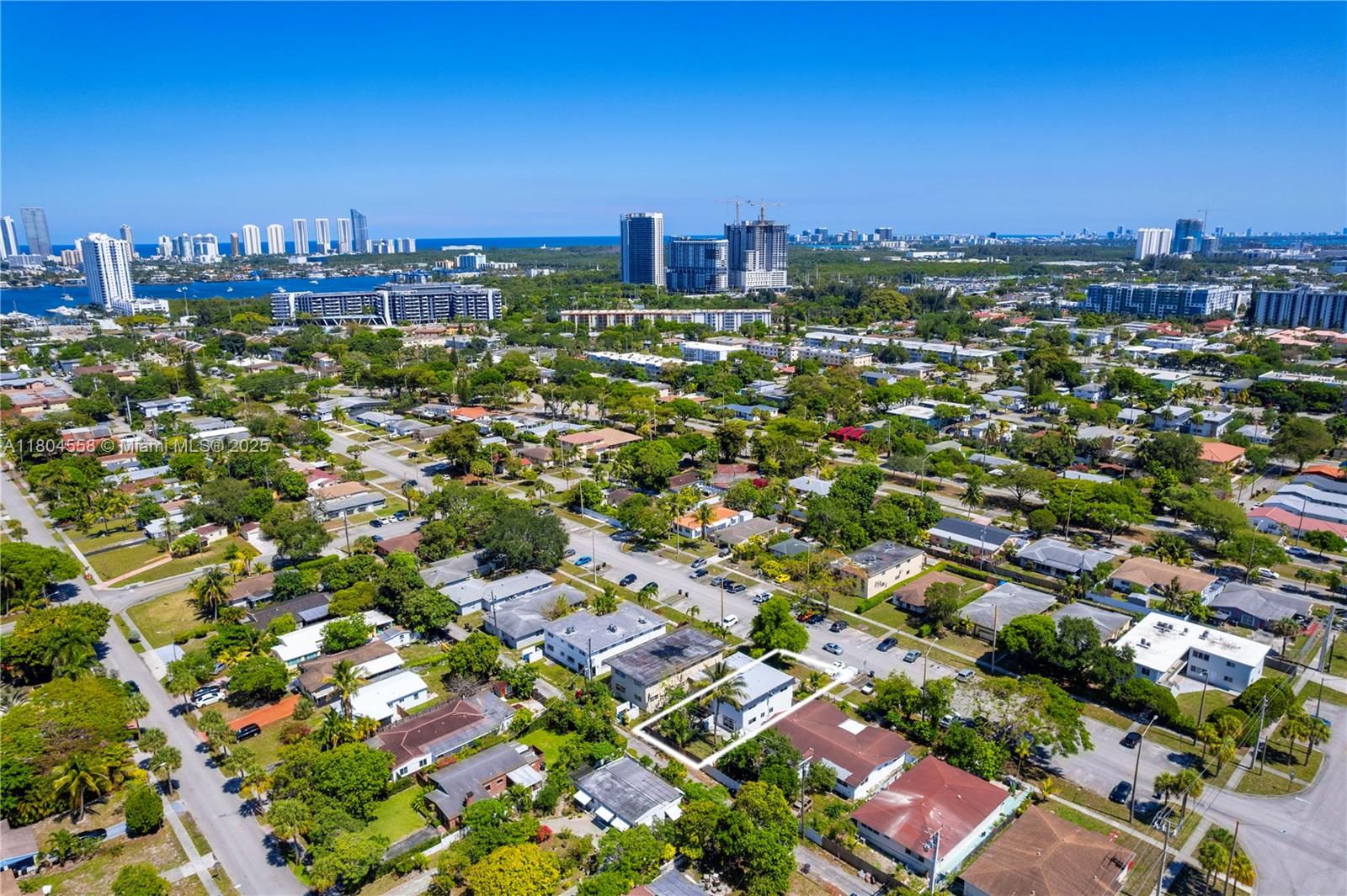 2039 NE 172nd St, North Miami Beach, Florida image 27