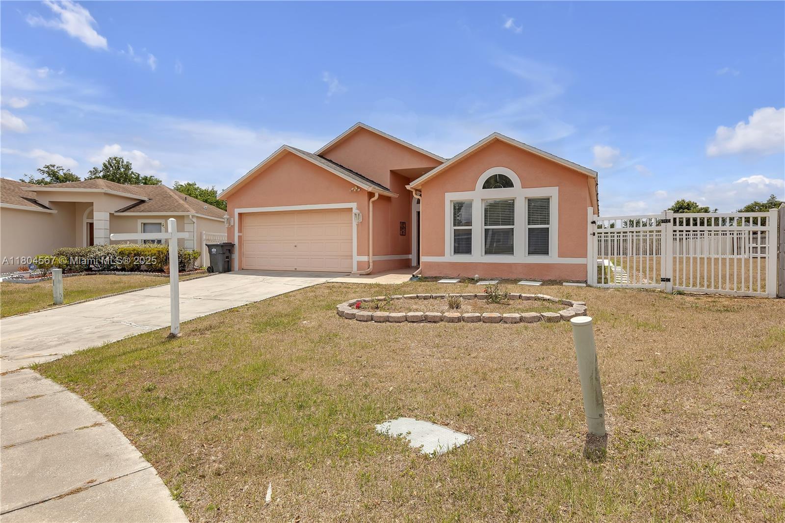 4617 Horseshoe Pick Lane, Brandon, Florida image 3