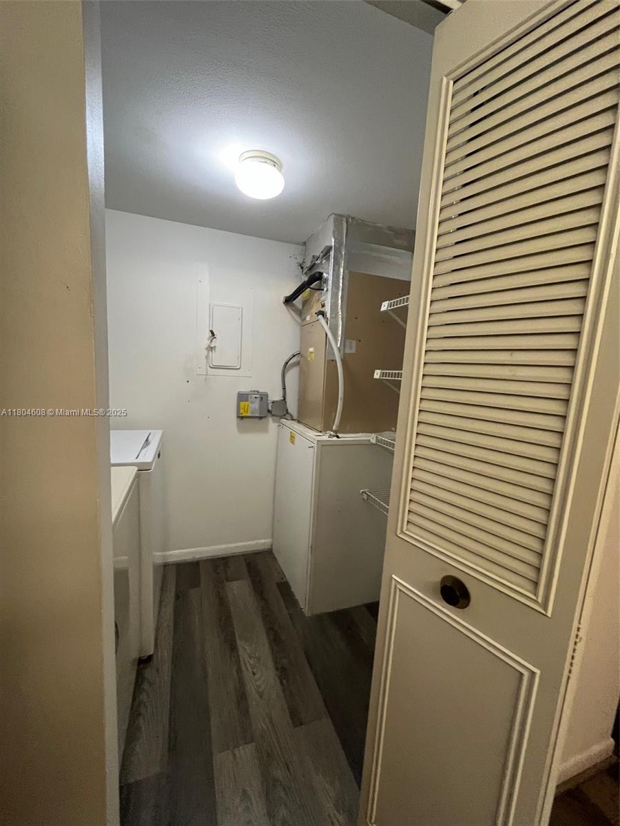 512 Shady Pine Way #D2, Green Acres, Florida image 16