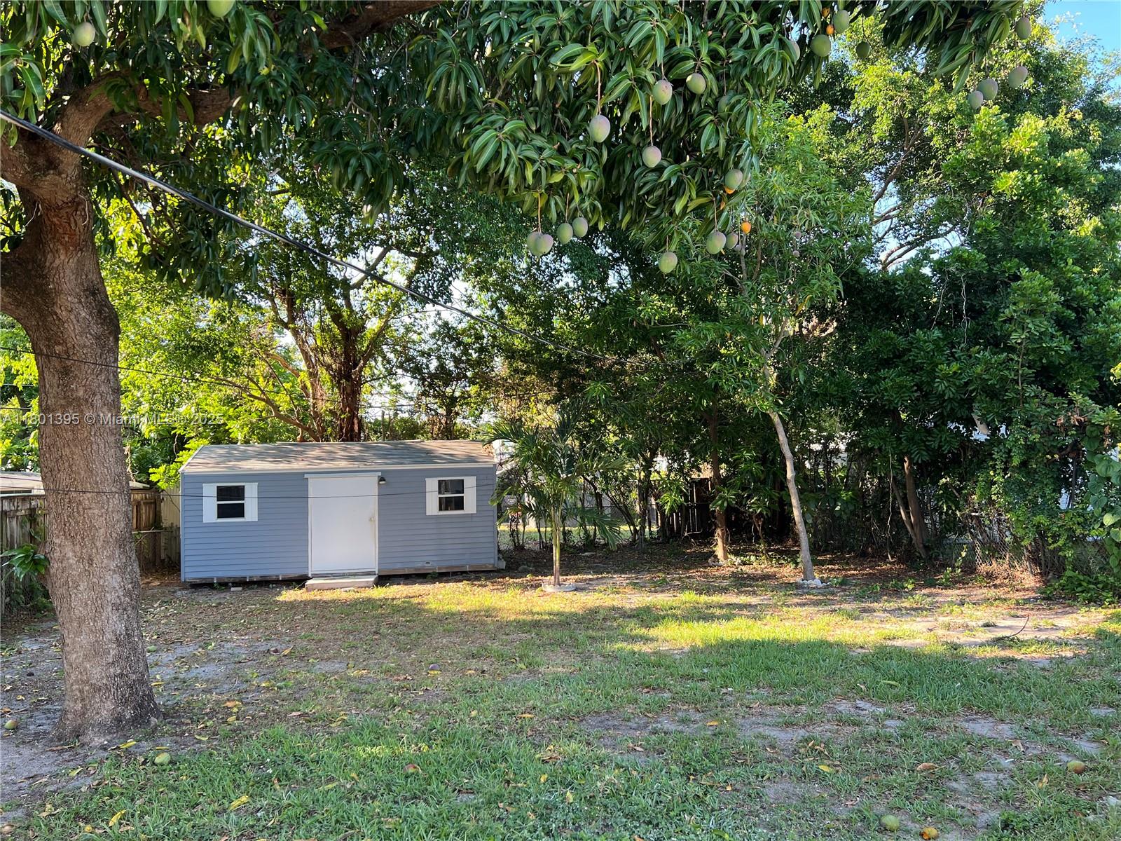2843 Dewey St, Hollywood, Florida image 21