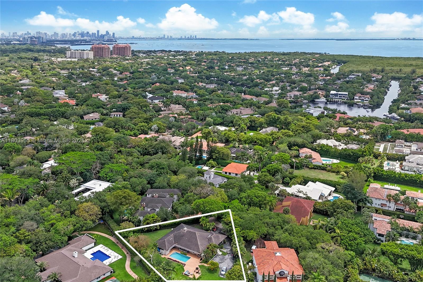 8290 La Rampa St, Coral Gables, Florida image 25