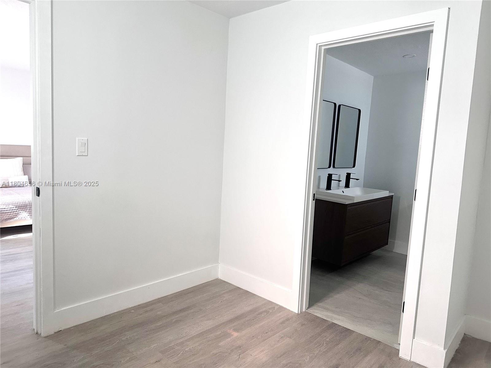 2421 N 56th Ter, Hollywood, Florida image 18