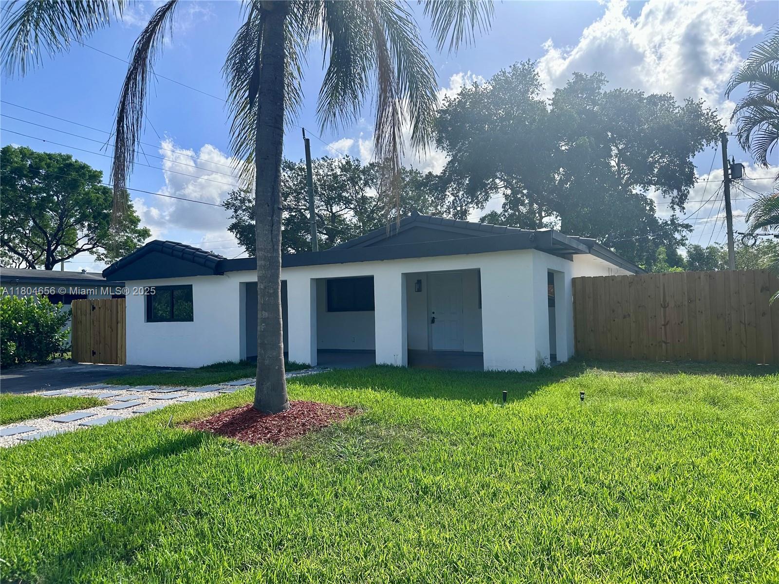 2421 N 56th Ter, Hollywood, Florida image 2