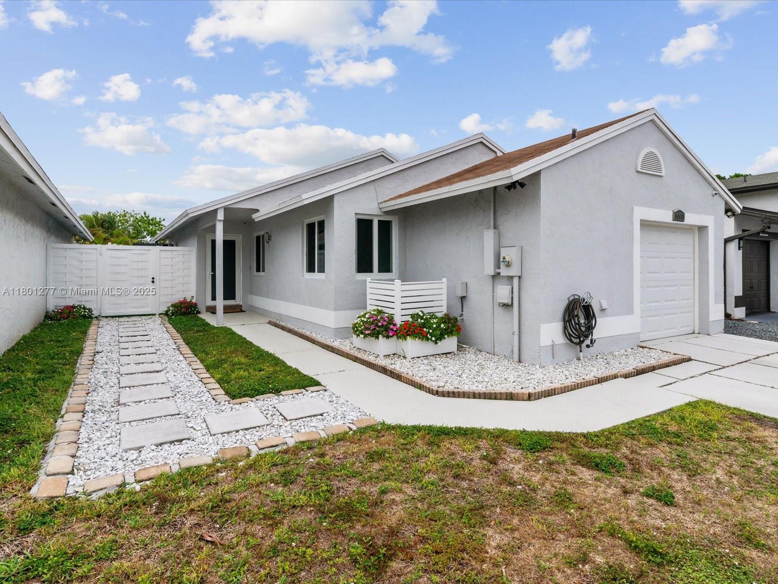 10911 SW 12th St, Pembroke Pines, Florida image 2