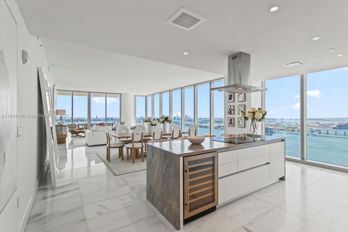 Apartamento à Venda em Miami, FL