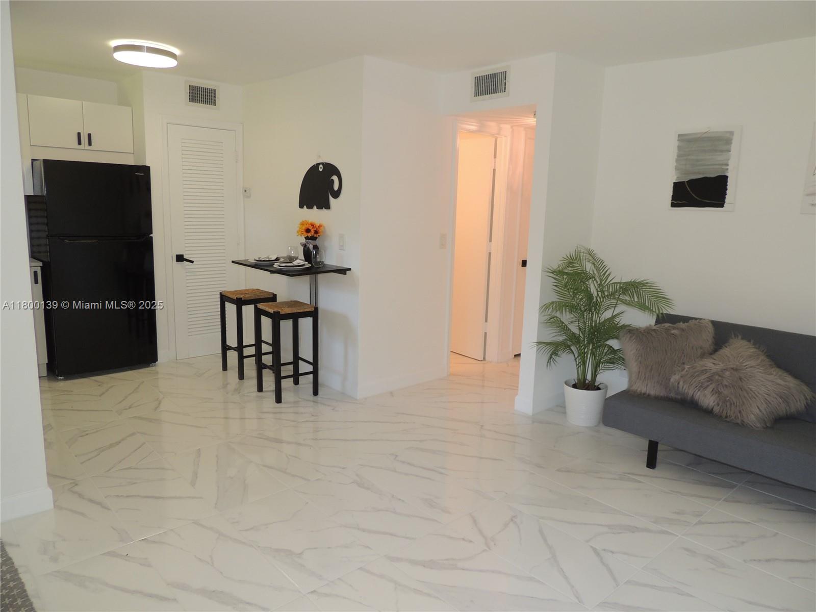 5156 NE 6th Ave #212, Oakland Park, Florida image 3