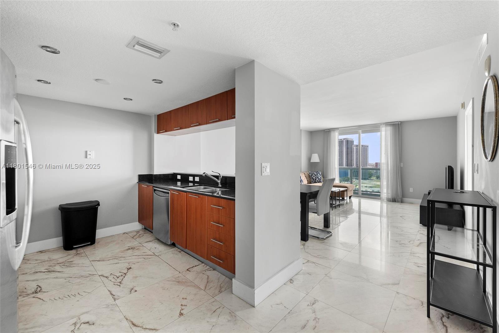 1800 N Bayshore Dr #1806, Miami FL 33132