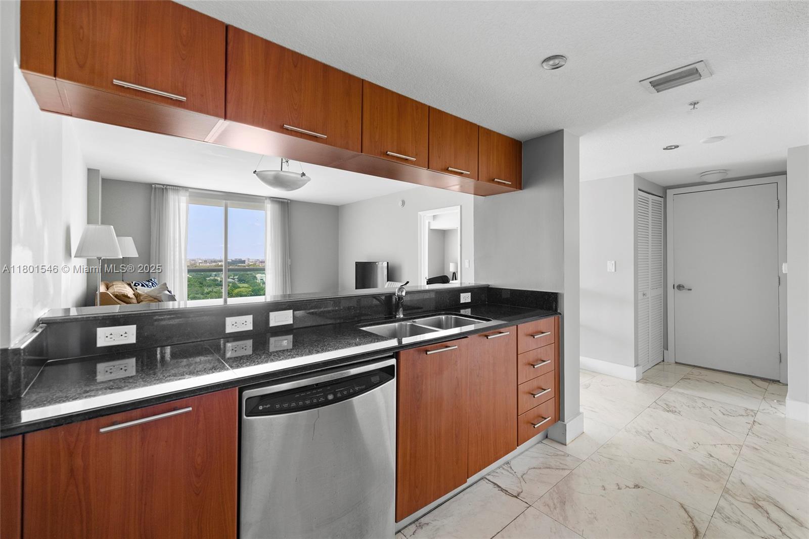 1800 N Bayshore Dr #1806, Miami FL 33132