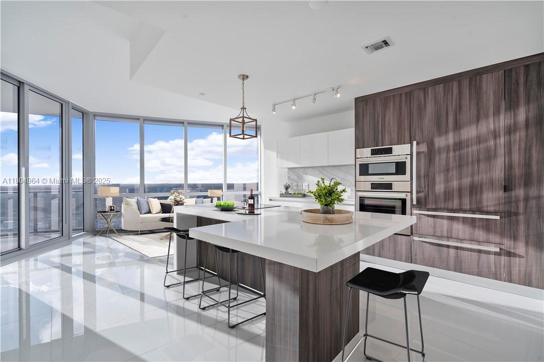 Apartamento à Venda em Miami, FL