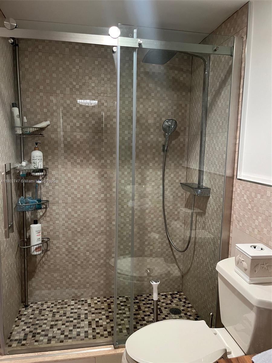 300 Bayview Dr #2105, Sunny Isles Beach, Florida image 16