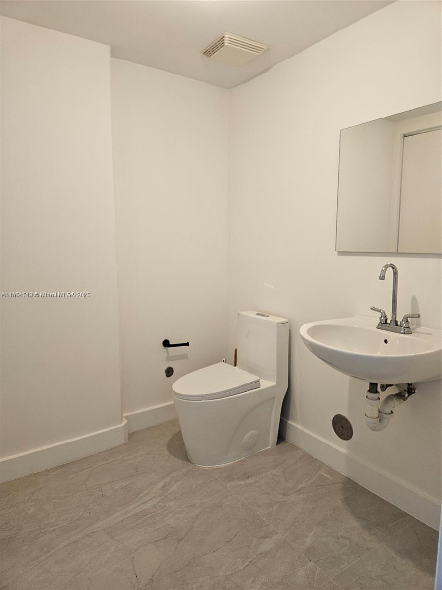 690 SW 1st Ct #1915, Miami FL 33130